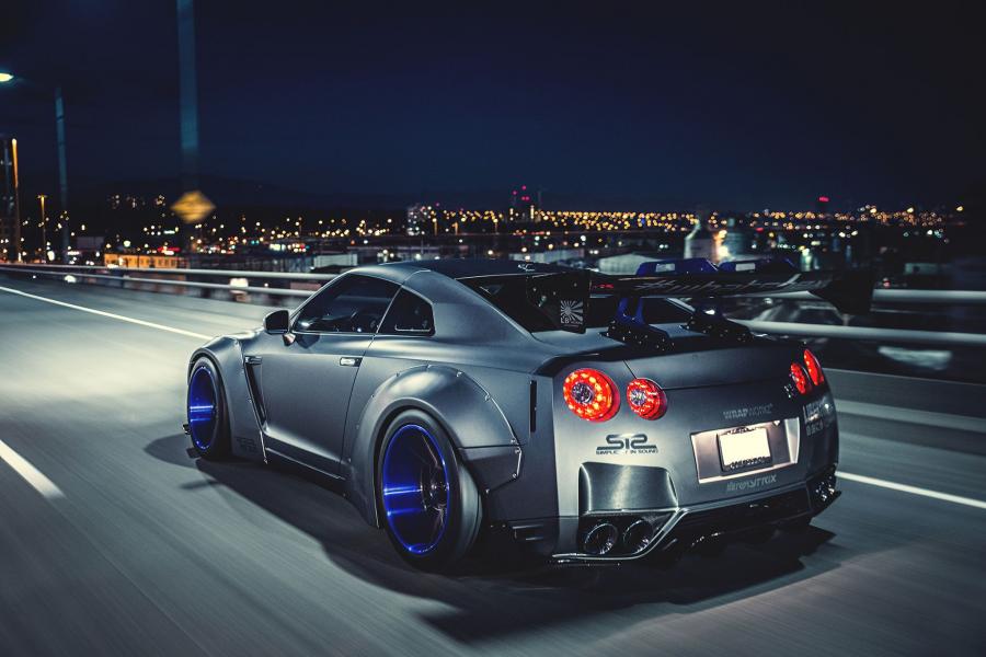  Nissan GT-R by Liberty Walk 2013 года  (фото 19 из 41)